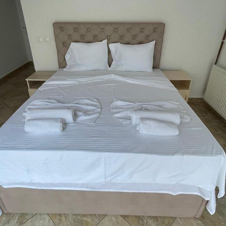 Hotel Montenegro Струга Экстерьер фото