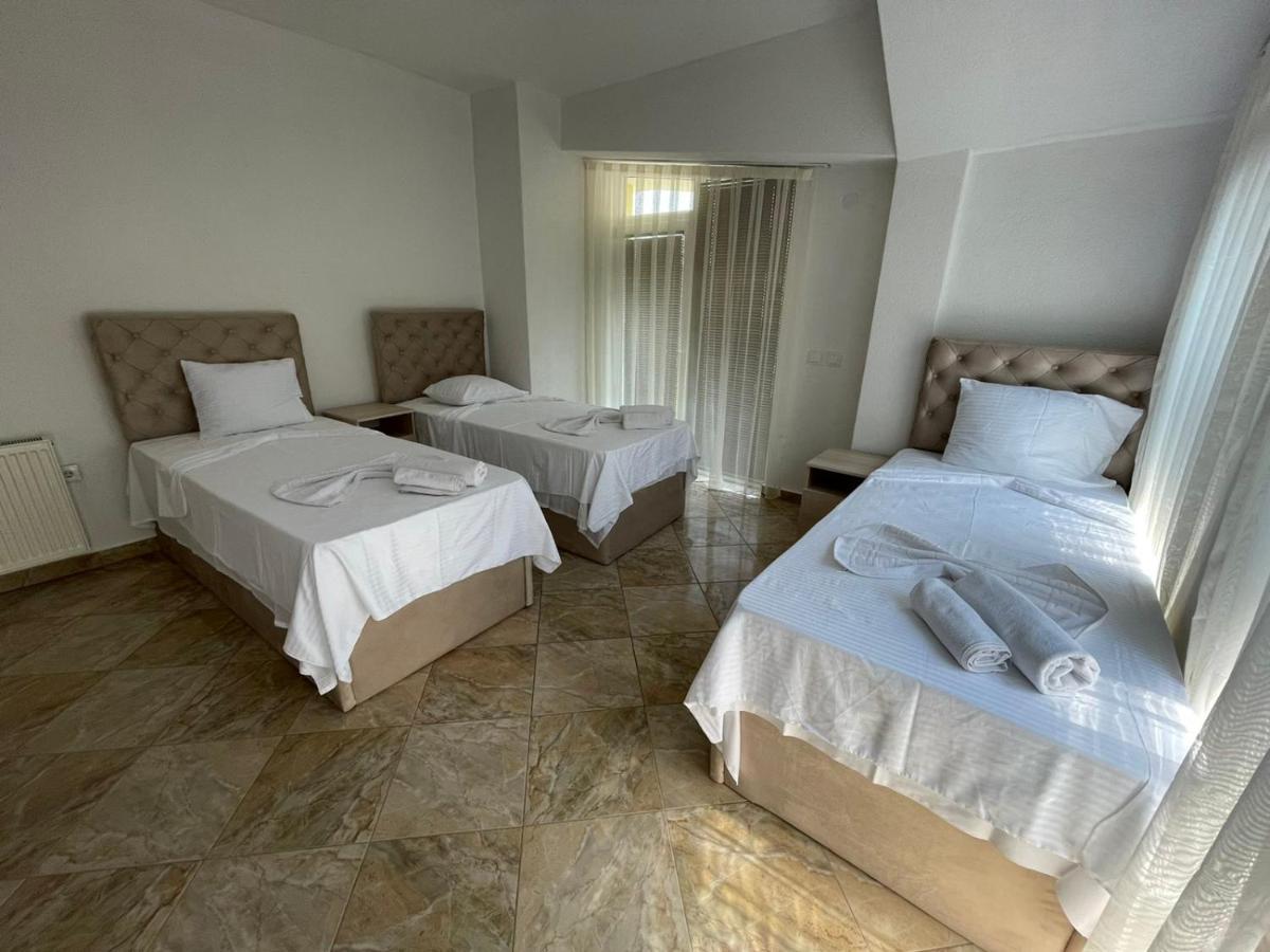 Hotel Montenegro Струга Экстерьер фото