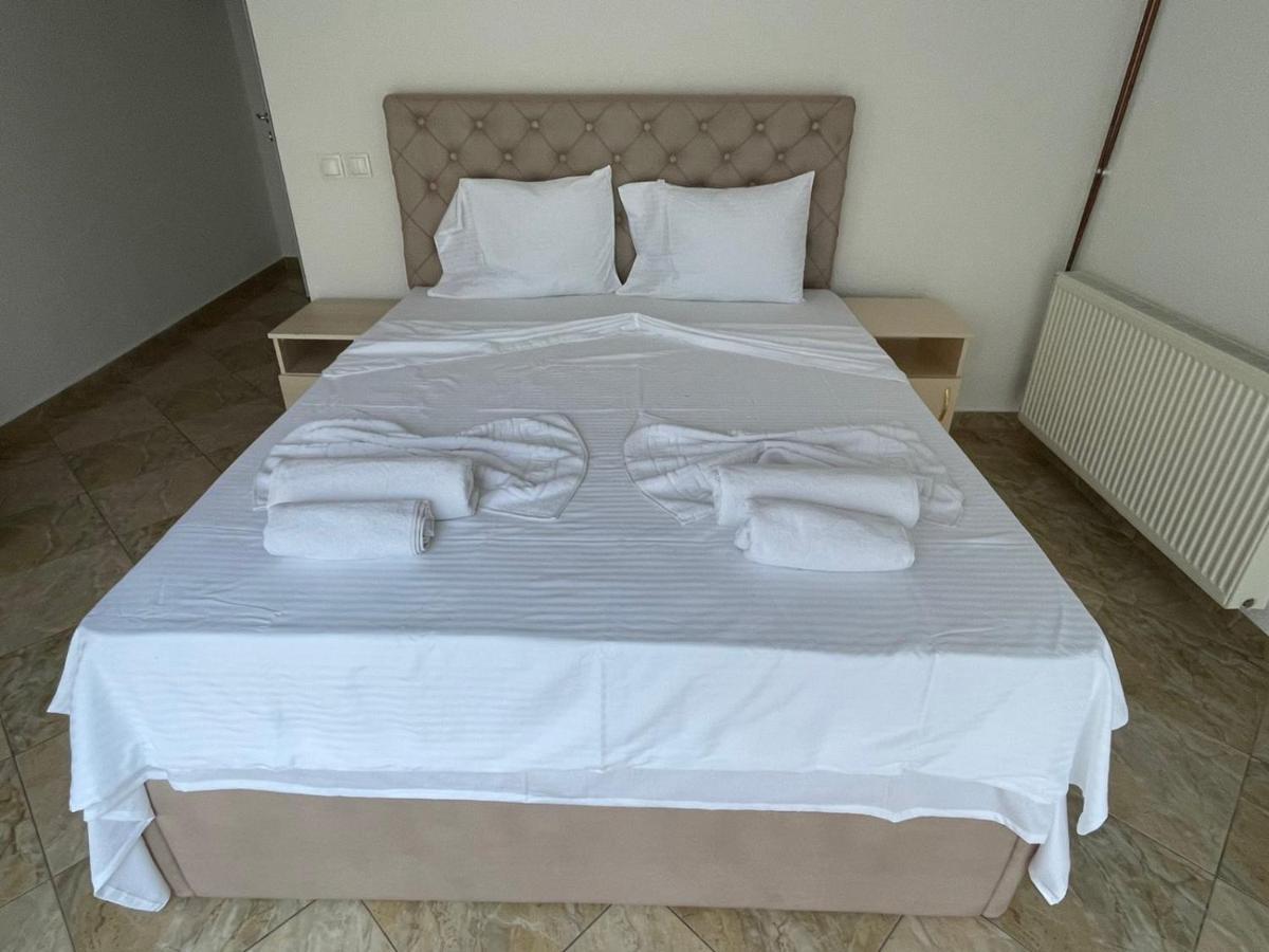 Hotel Montenegro Струга Экстерьер фото