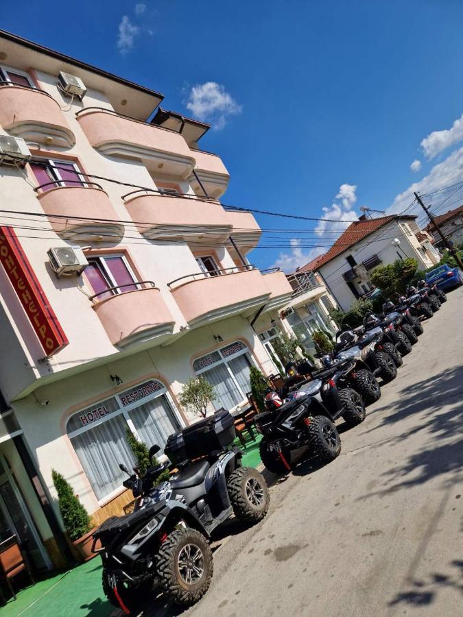 Hotel Montenegro Струга Экстерьер фото